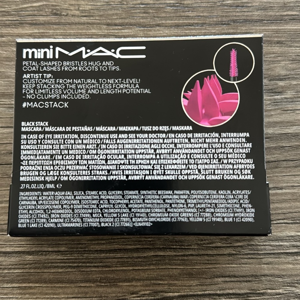M•A•C STACK MASCARA - Picture 3 of 5